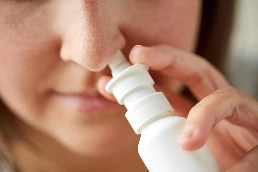 How to Use Hay Fever Nasal Sprays 