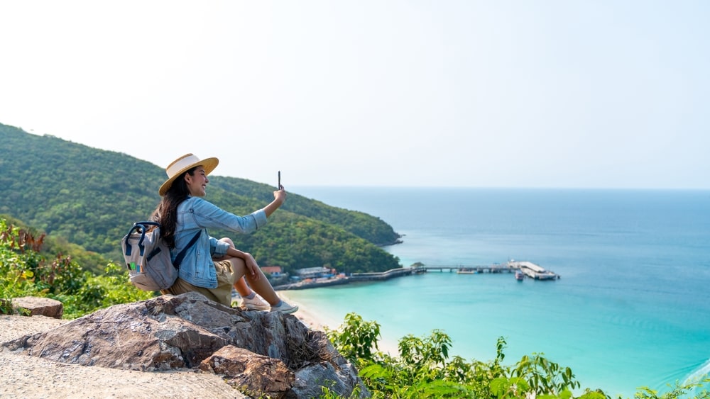Travelling Solo? Here's How to Prioritise Your Health and Safety